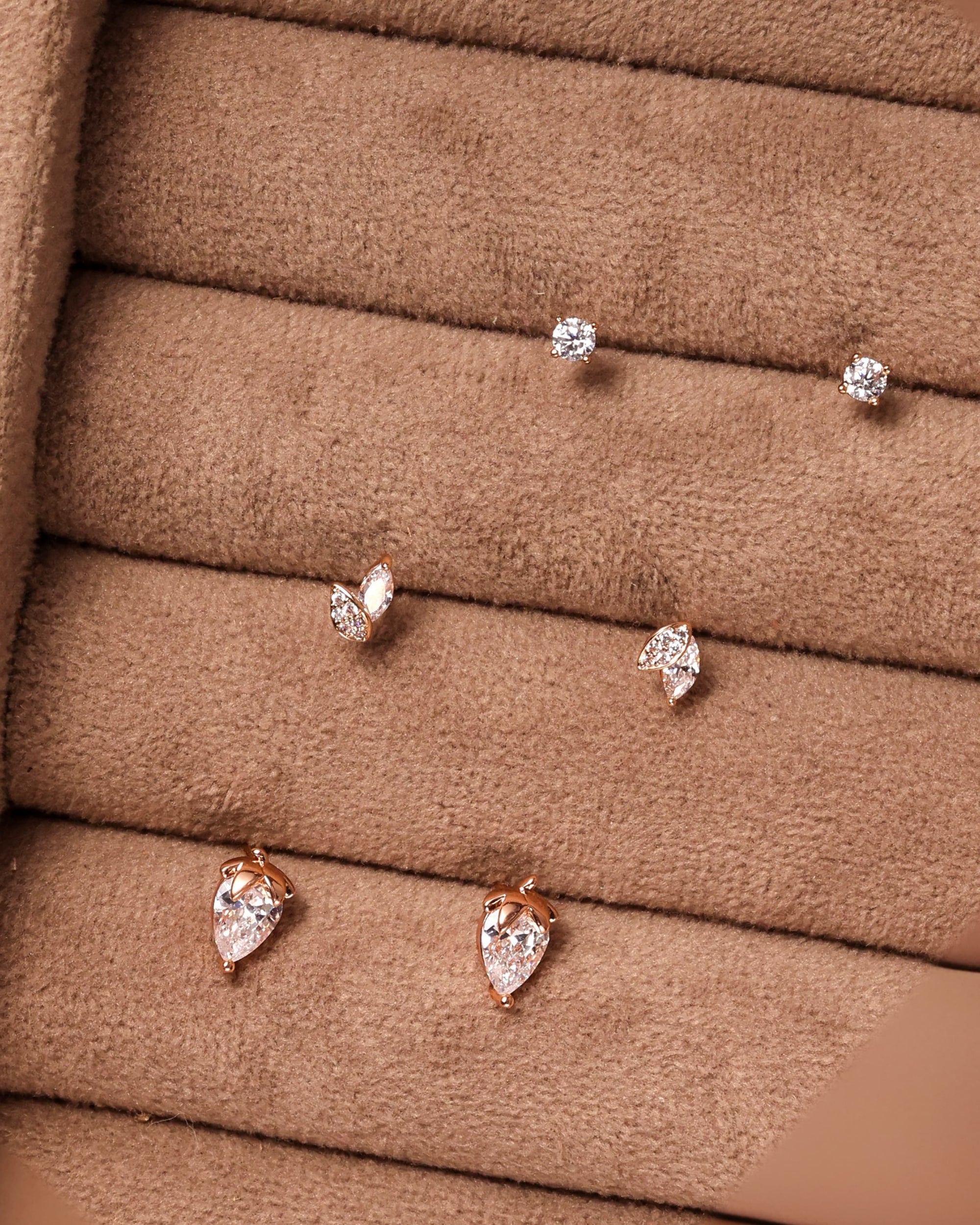 Zircon Stud Set