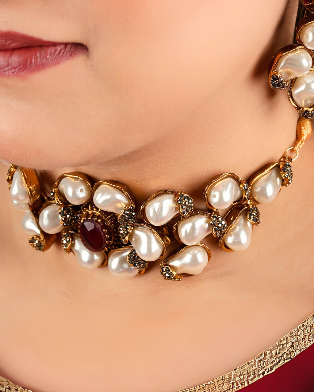 Raqse-Noor Ruby Choker Set With Tika