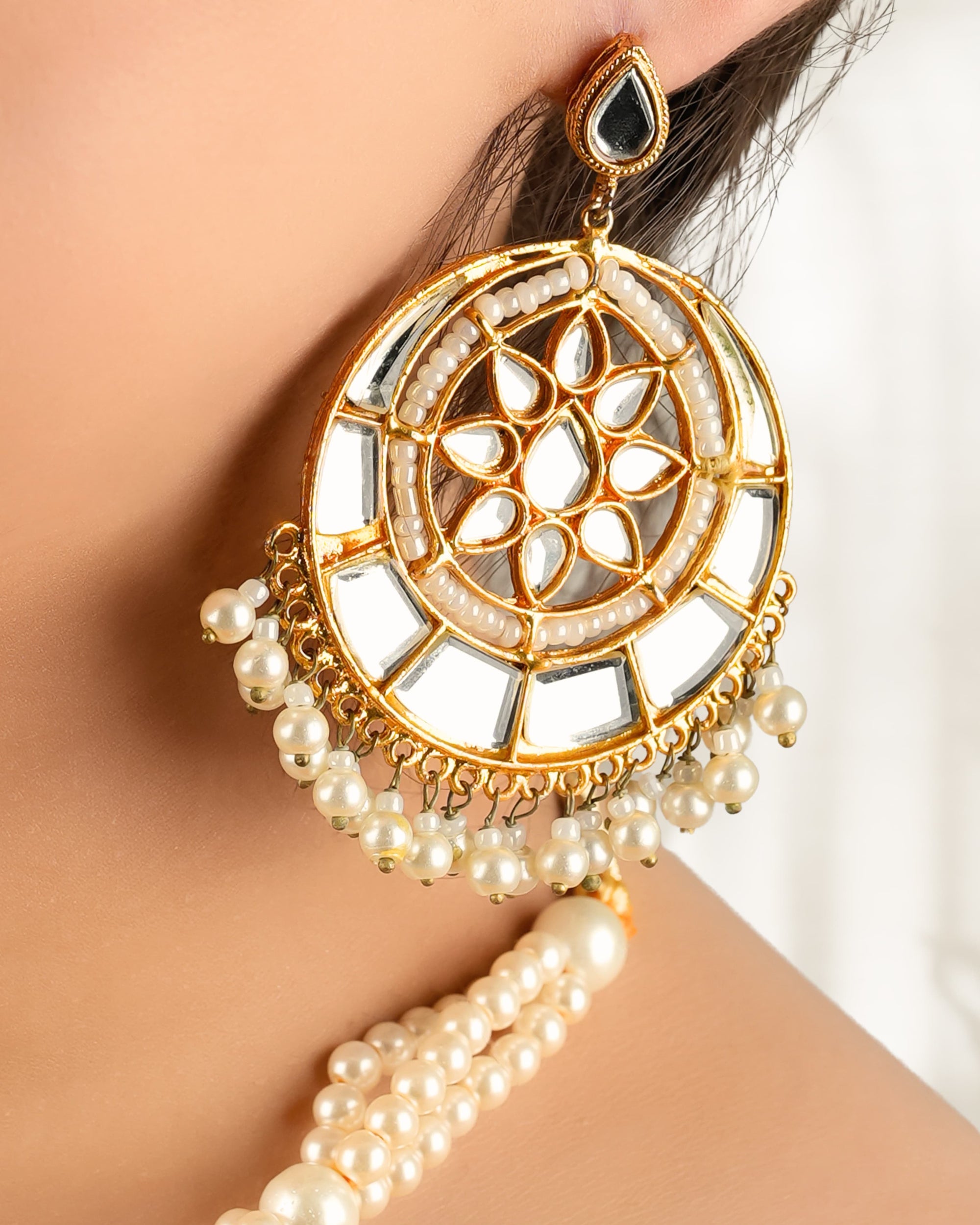 Chaand Tara Pearl Necklace Set