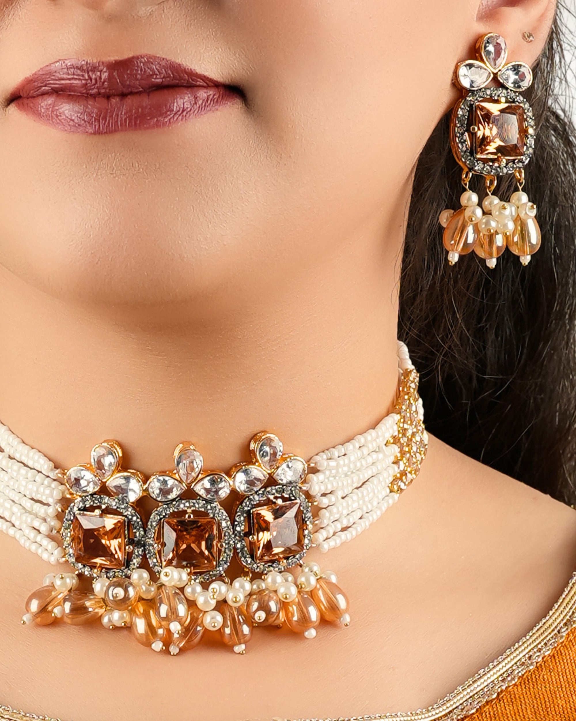 Zayra Champagne & Pearl Choker Set With Tika