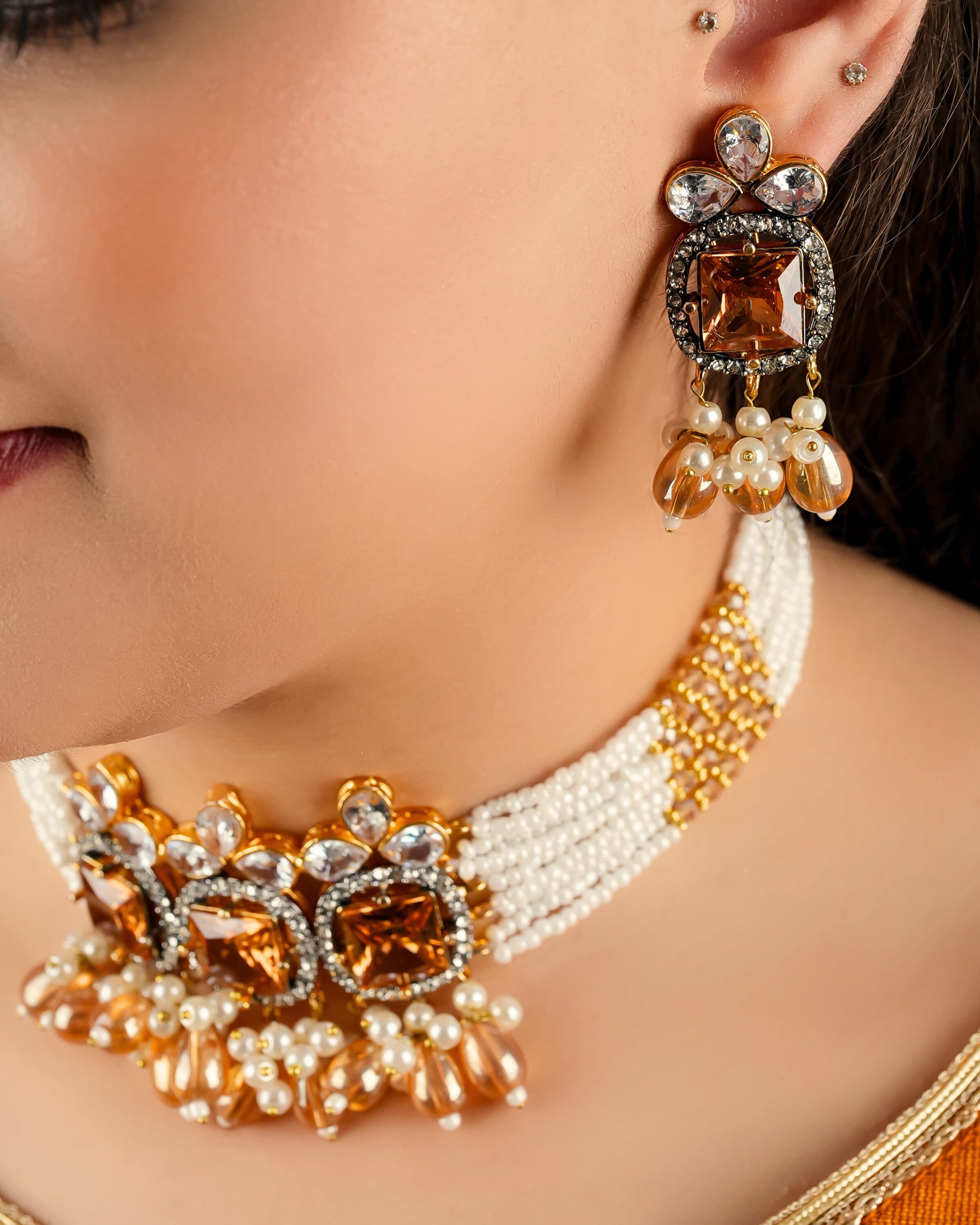 Zayra Champagne & Pearl Choker Set With Tika