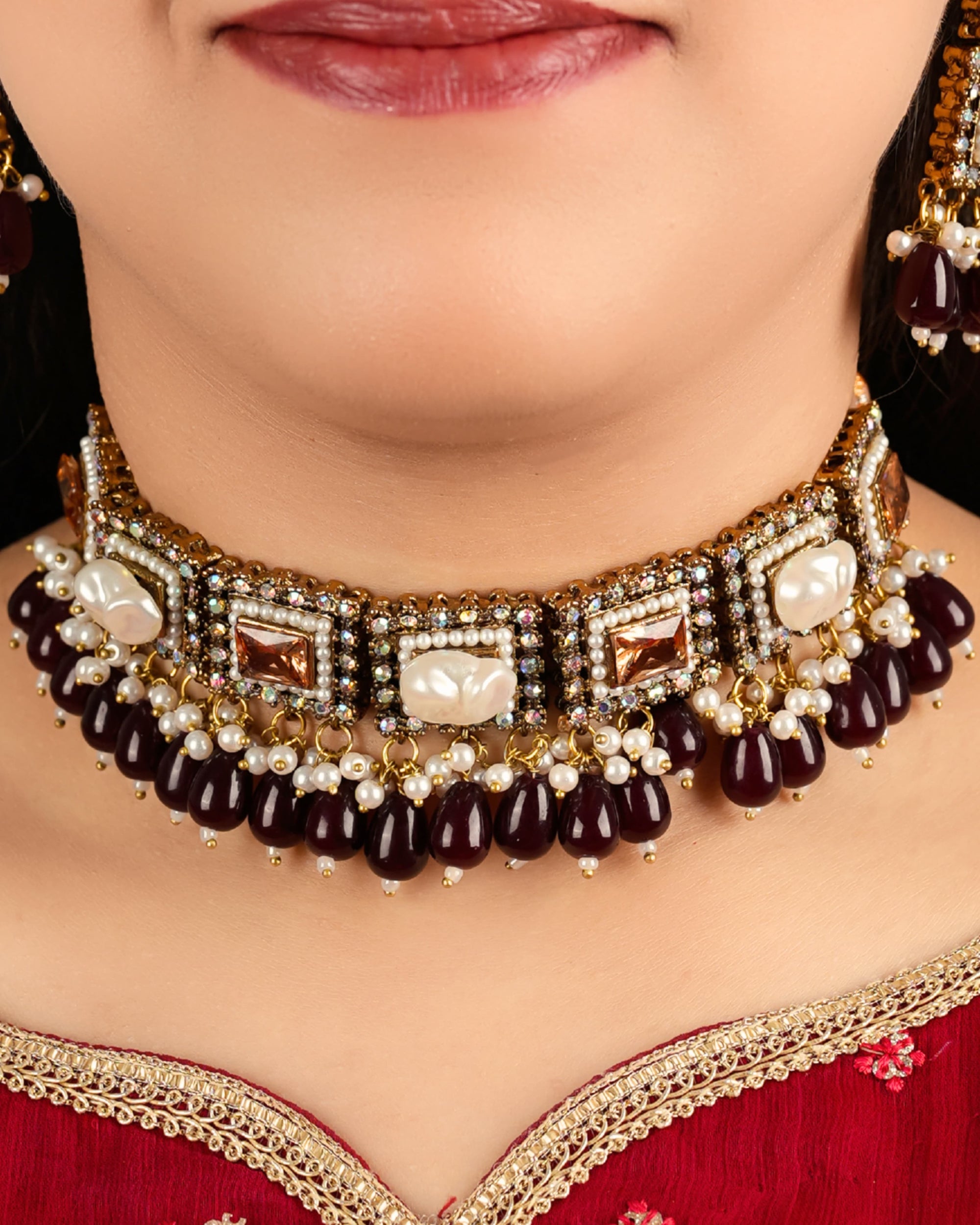 Zarnigar Champagne & Pearl Choker Set