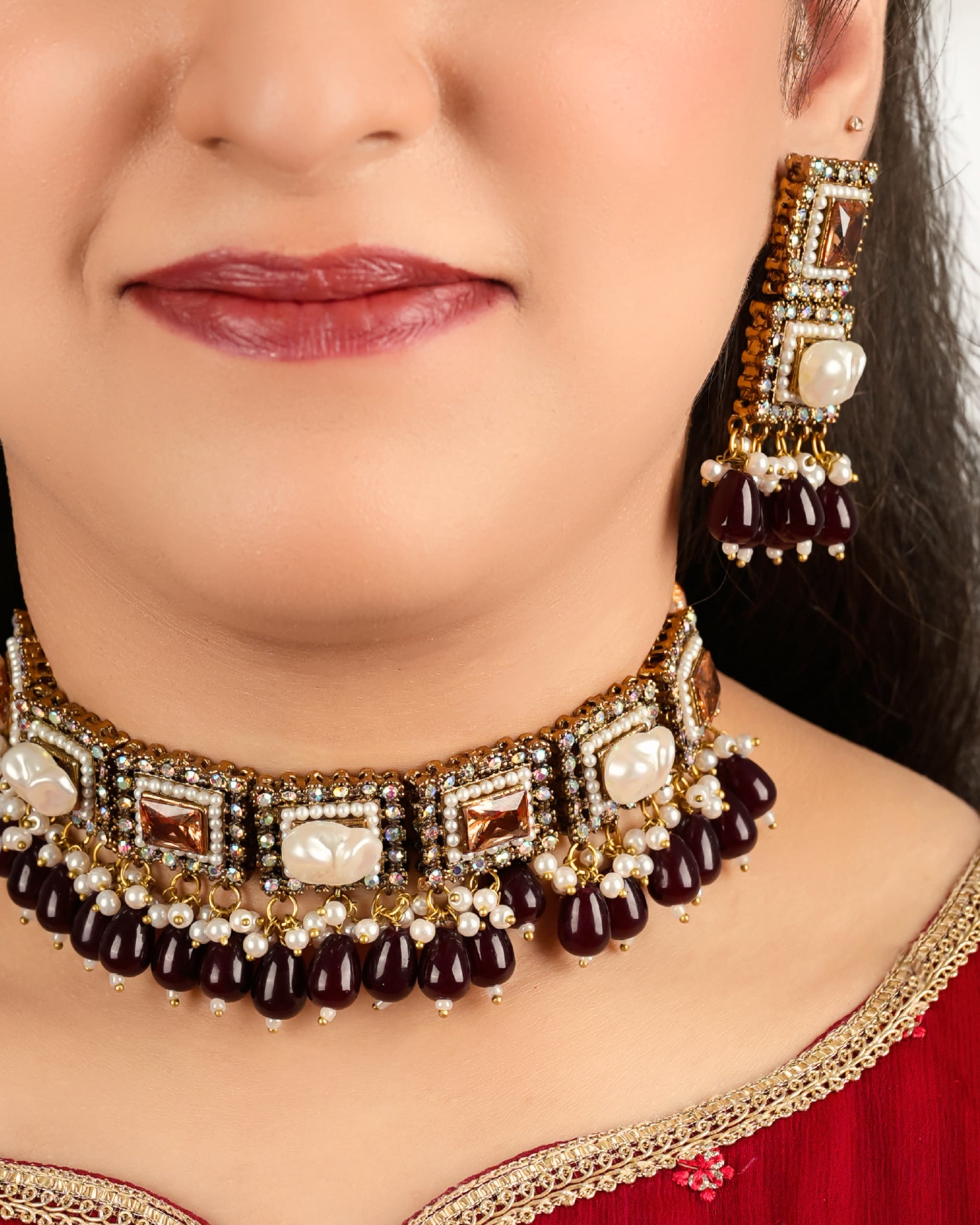 Zarnigar Champagne & Pearl Choker Set
