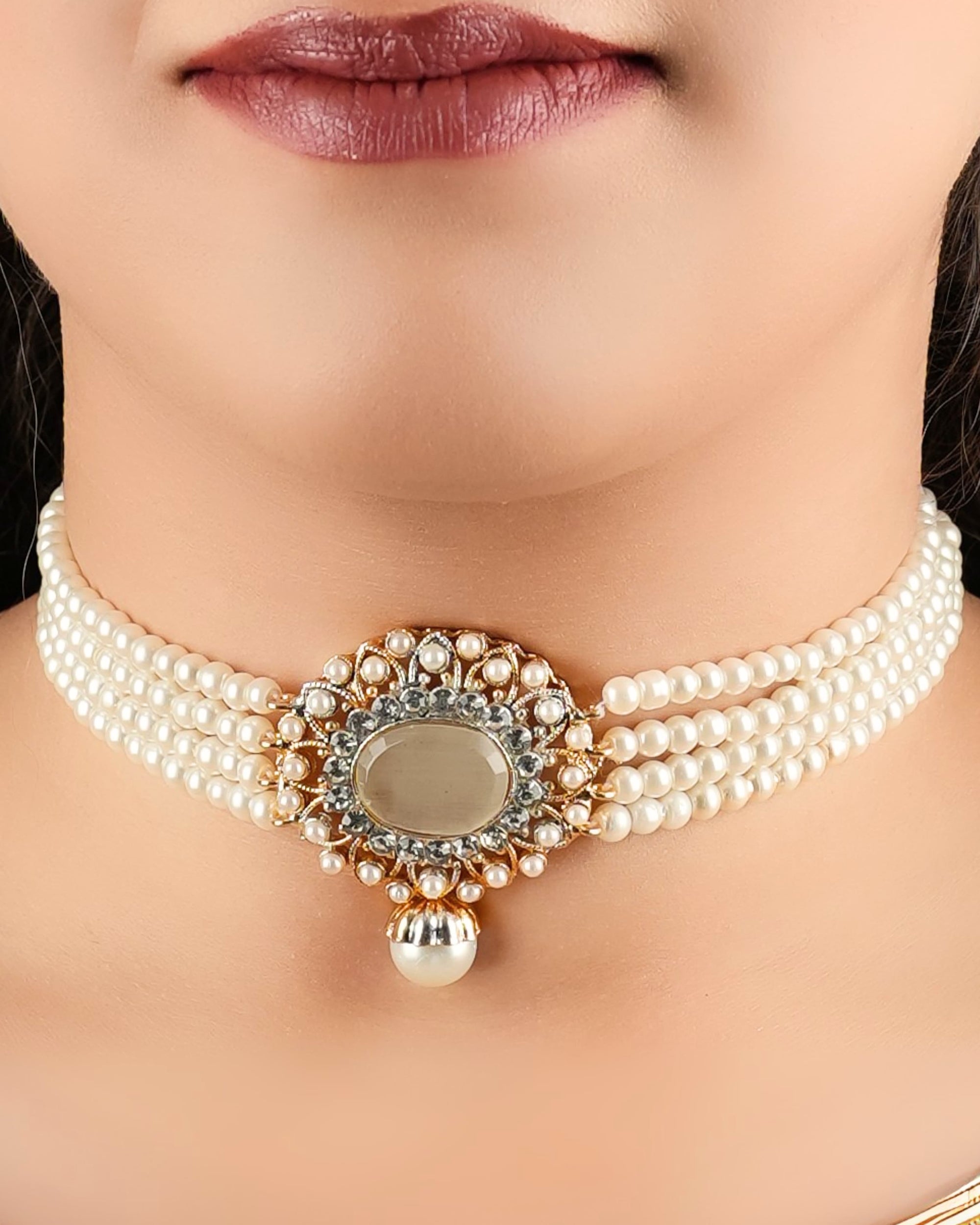 Sitarah White Pearl Choker Set