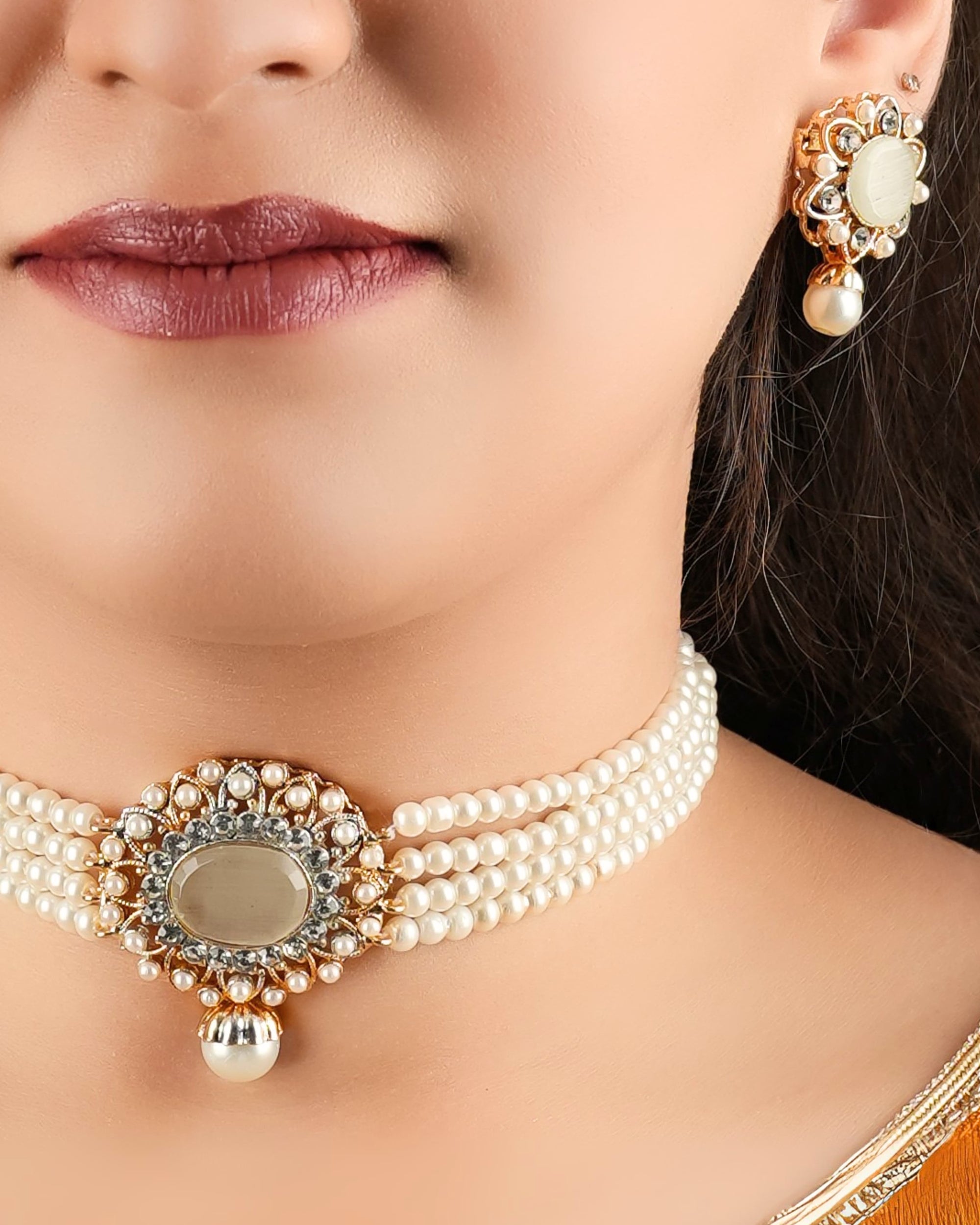 Sitarah White Pearl Choker Set