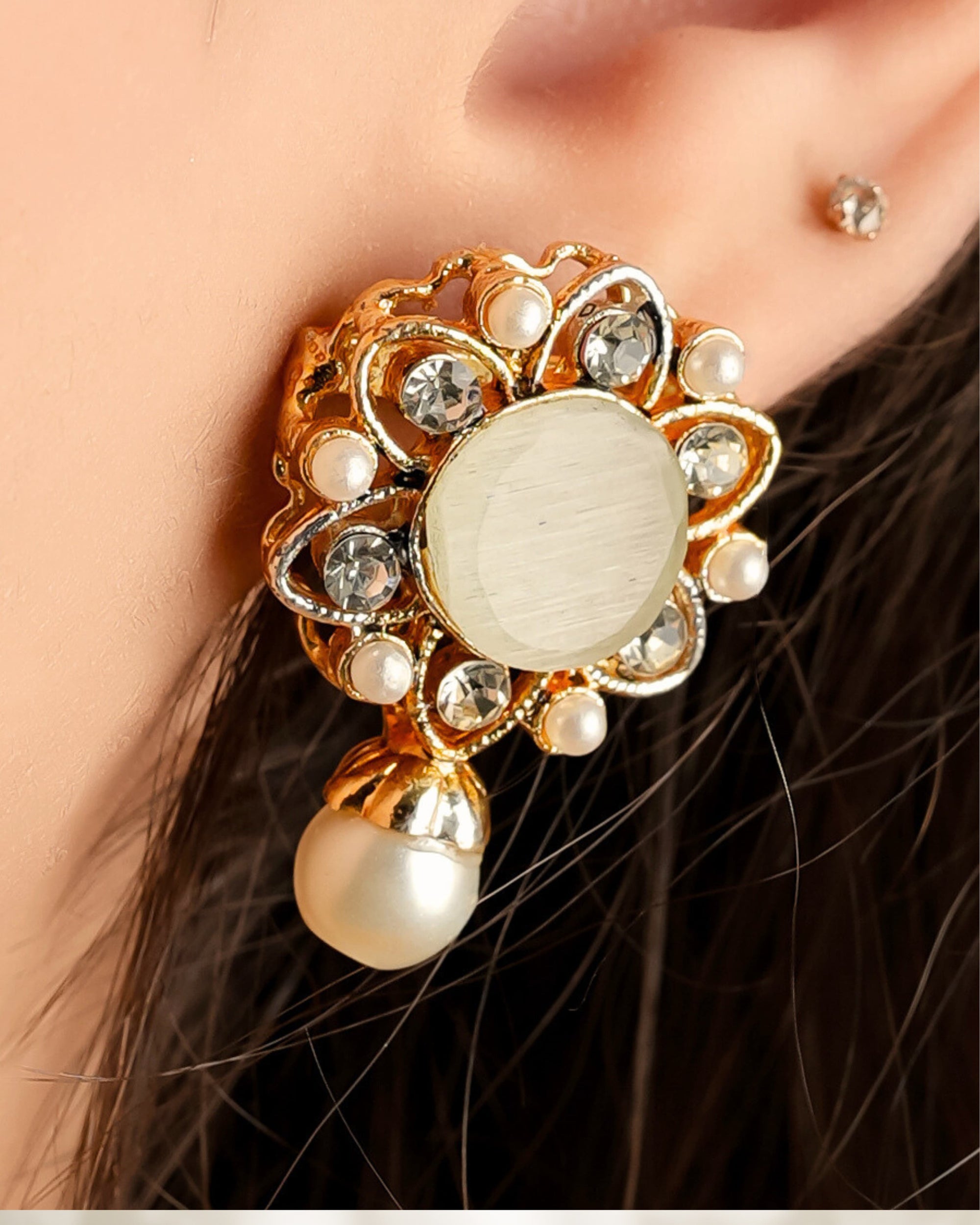 Sitarah White Pearl Choker Set