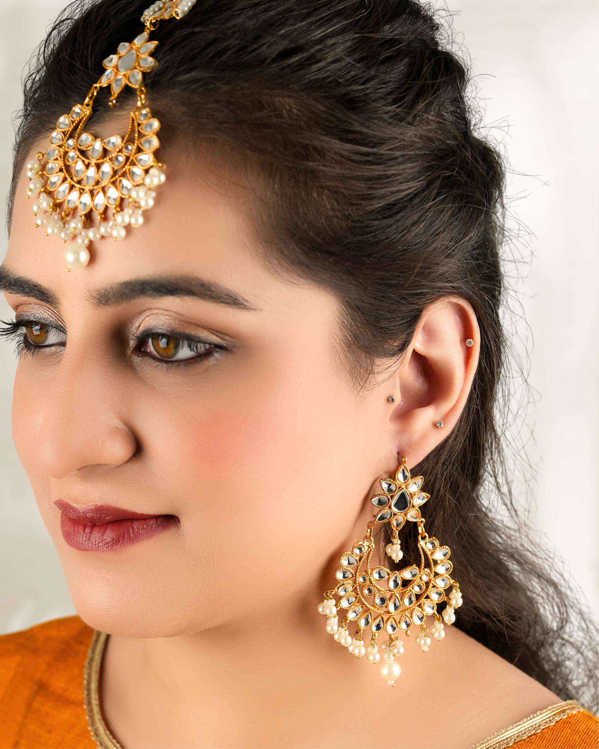 Elera Chandbali & Tika Set